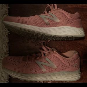 Women’s New Balance pink sneakers